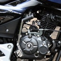 Bajaj discover deals 100 engine price